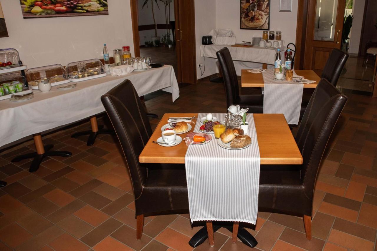 Hotel Nuembrecht Luaran gambar